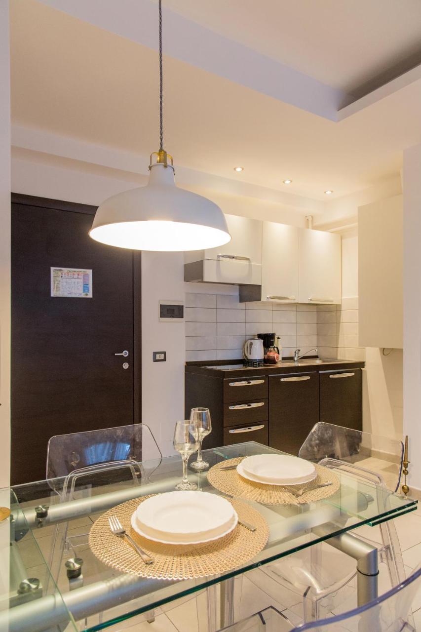 One Love Metropolitan Apartment Bukarest Exterior foto
